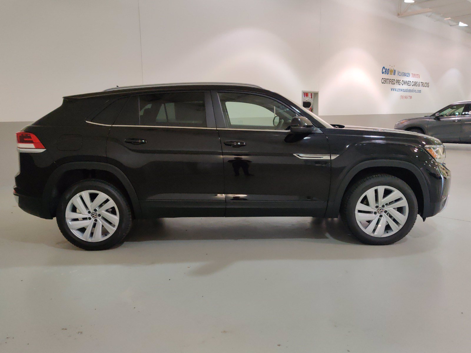 New 2020 Volkswagen Atlas Cross Sport 3.6L V6 SE w/Technology Sport Utility