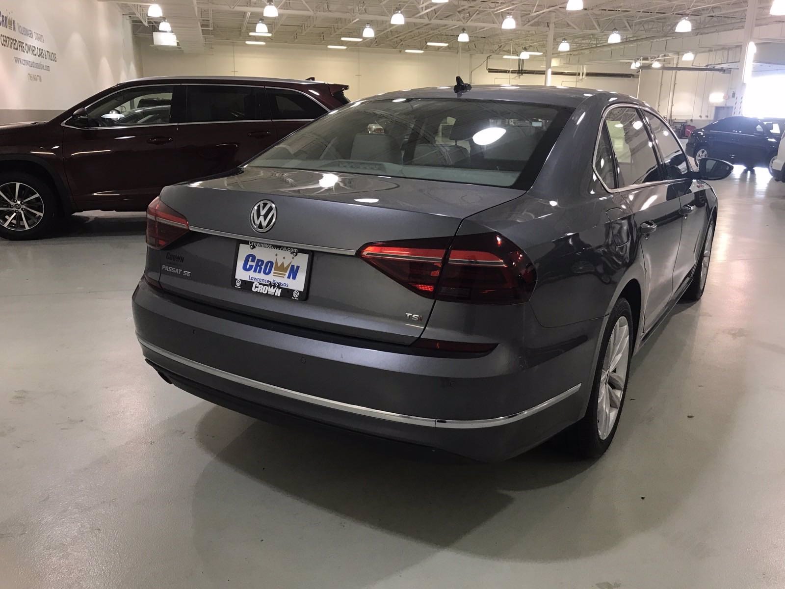 Certified Pre-Owned 2018 Volkswagen Passat 2.0T SE w/Technology 4dr Car