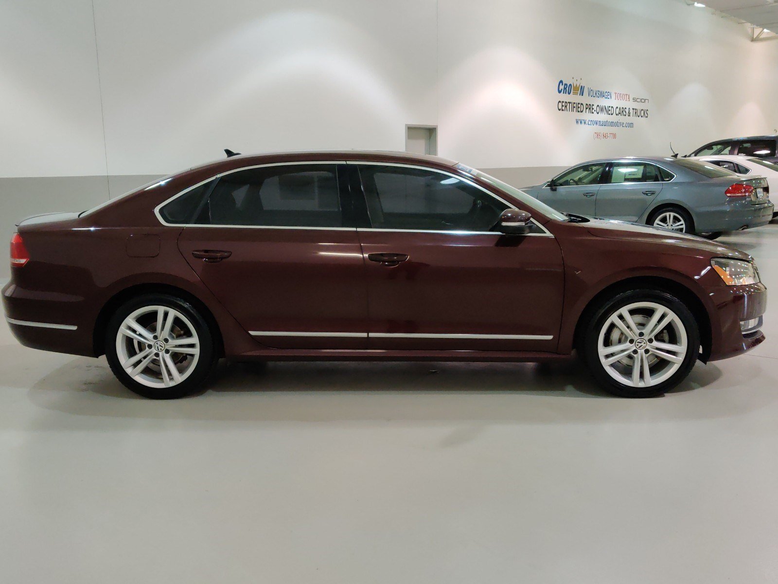 Certified Pre-Owned 2014 Volkswagen Passat TDI SE W/Sunroof & Nav 4dr Car